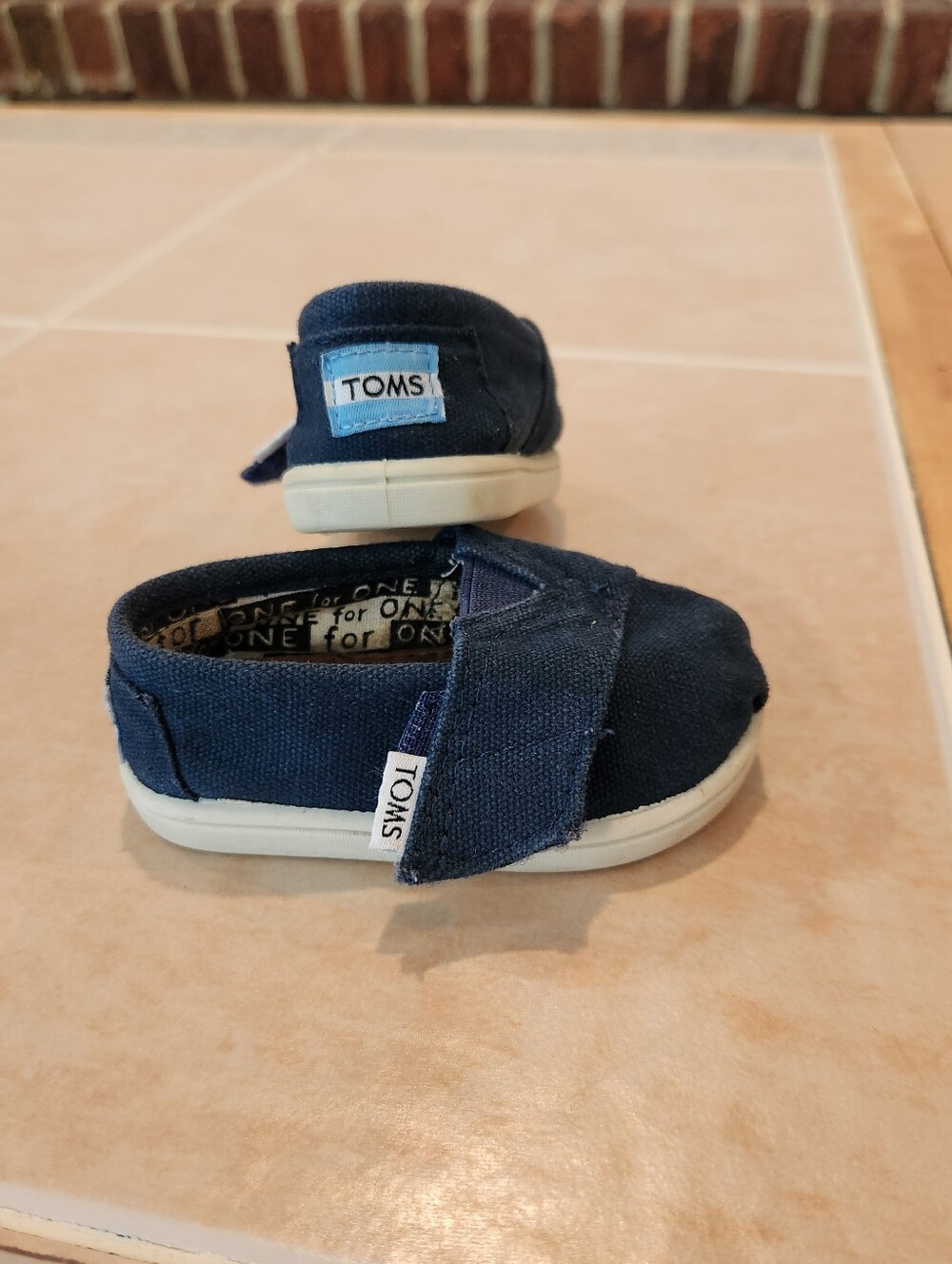 Size 4 Baby navy Toms